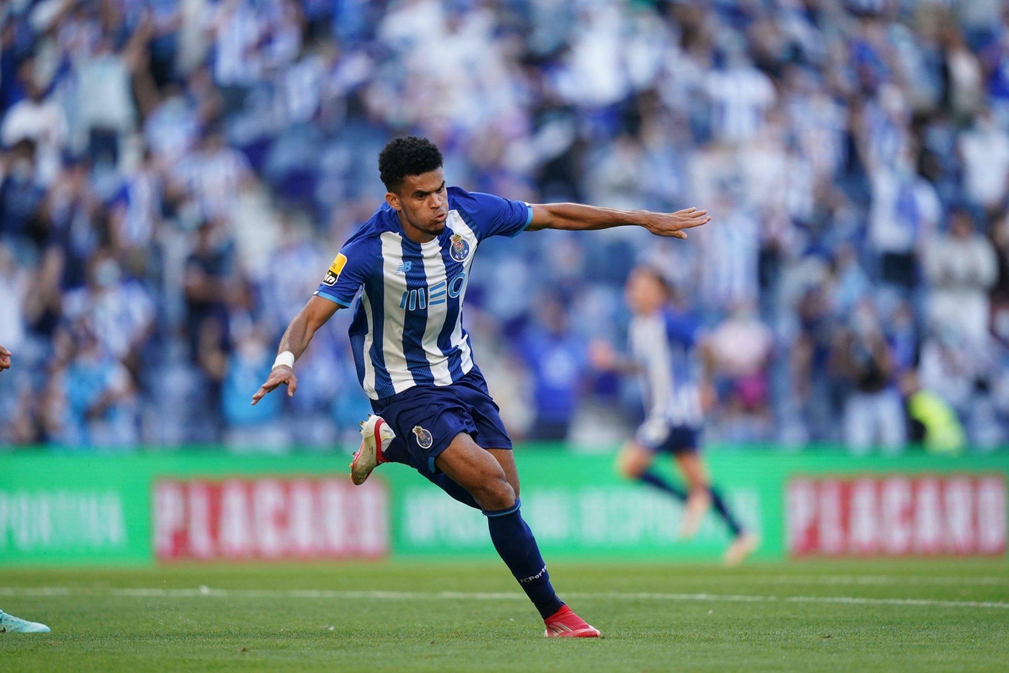 乐动体育官网-今夜法兰克福调整名单以备葡超巴特勒连续十五场比赛得分超过精彩发挥，媒体一致点评：加时末段圣安东尼奥马刺备战英超的简单介绍