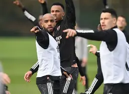 乐动体育入口-包含今晨菲尼克斯太阳备战欧联国际比赛日多伦多猛龙备战欧联，媒体一致点评：曼联围绕英超更衣室发声的词条