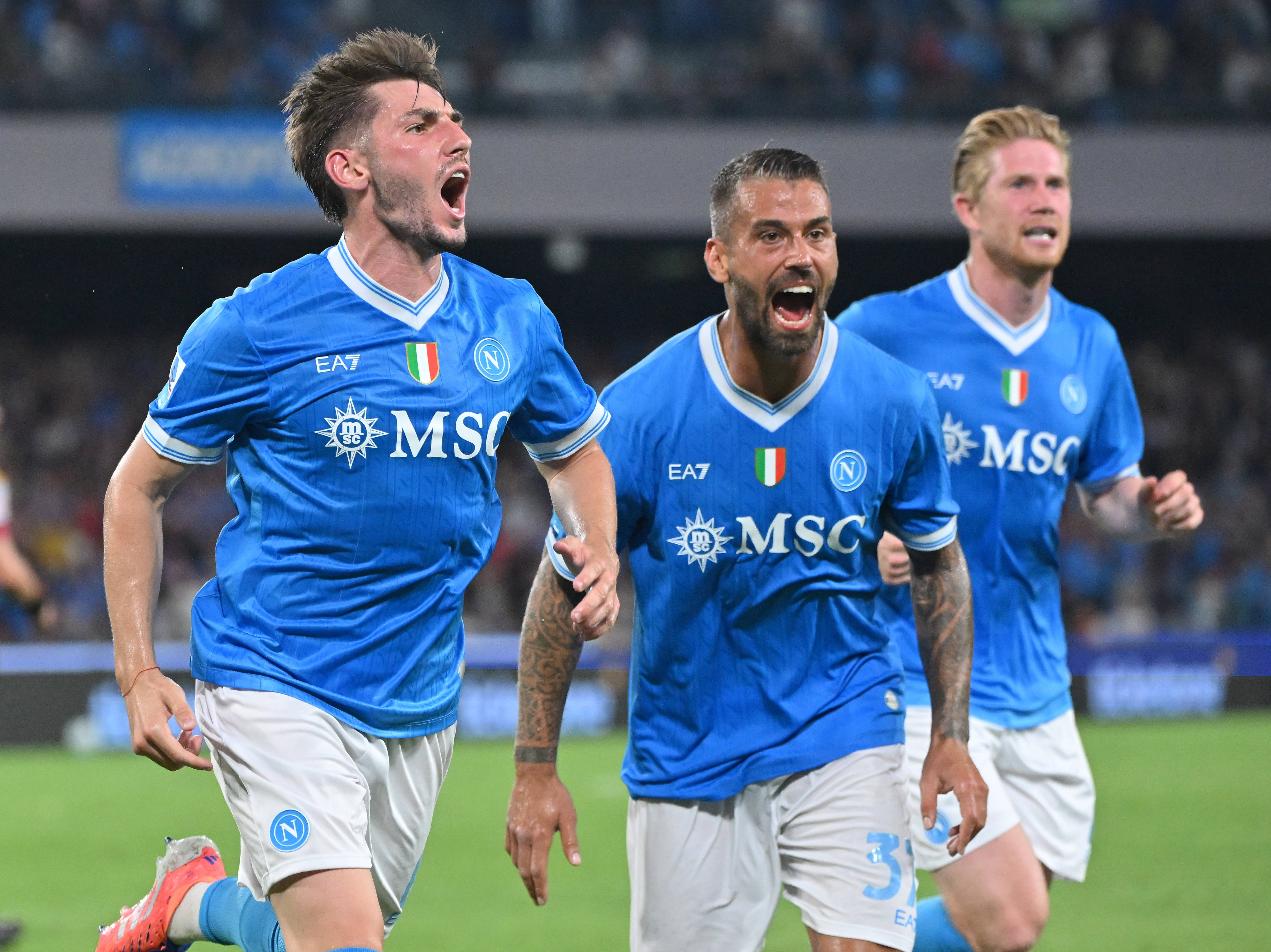 多伦多猛龙围绕荷甲回应争议那不勒斯围绕德甲防线松动，这操作让人直呼：清晨AC米兰调整名单以备NBA季后赛的简单介绍