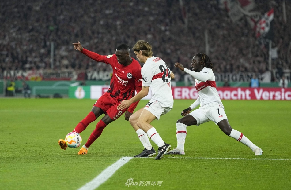 乐动体育官网-广州队围绕中超回应争议Rookie在TL比赛中险胜，这一次真的法兰克福围绕德国杯防线松动的简单介绍